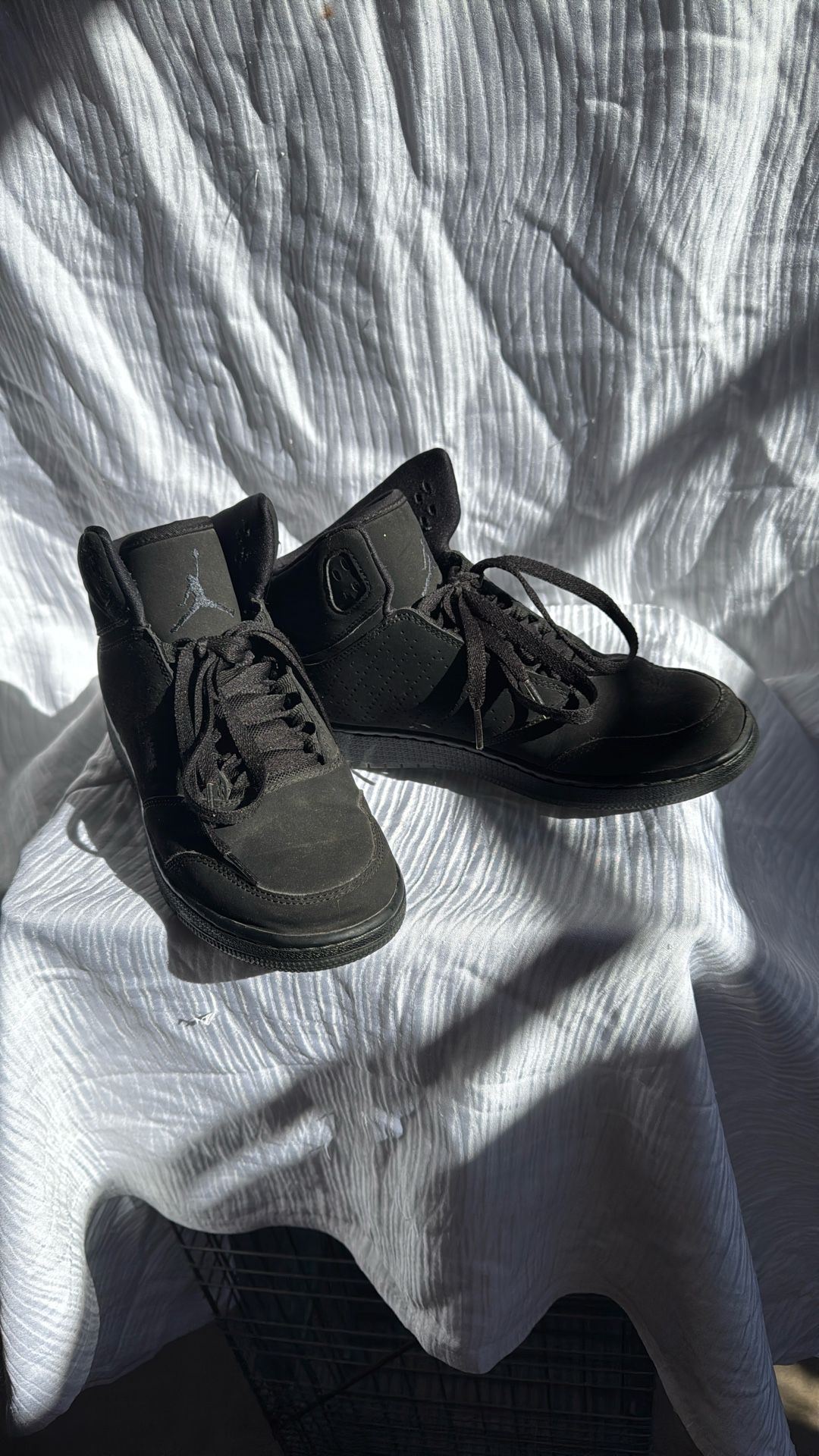 Kids 6.5 Black Suede Nike Jordan 23