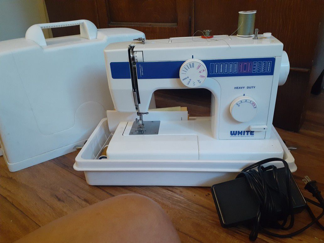 Sewing Machine with case