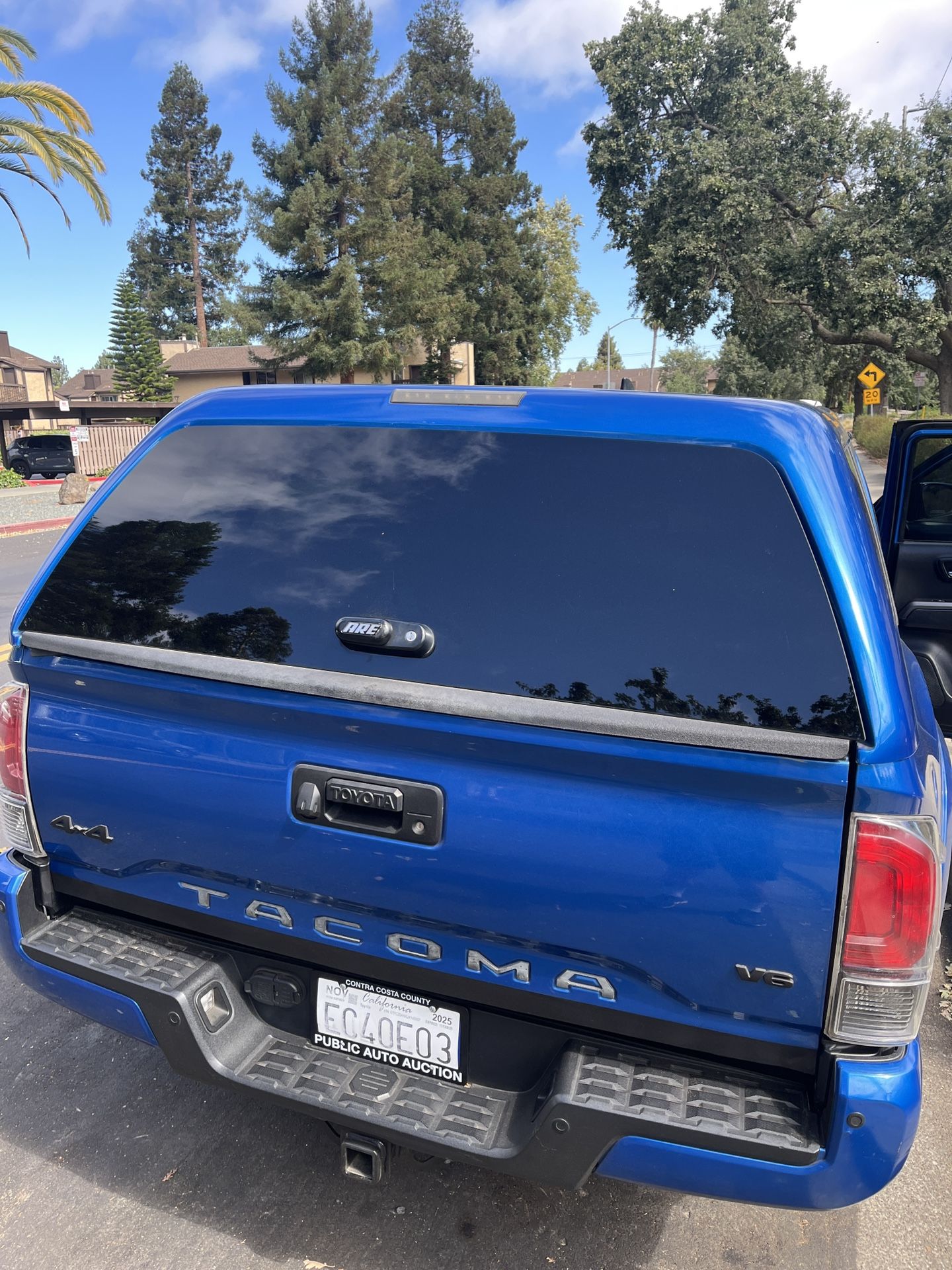 A.R.E. Z Series 5’ Camper Shell