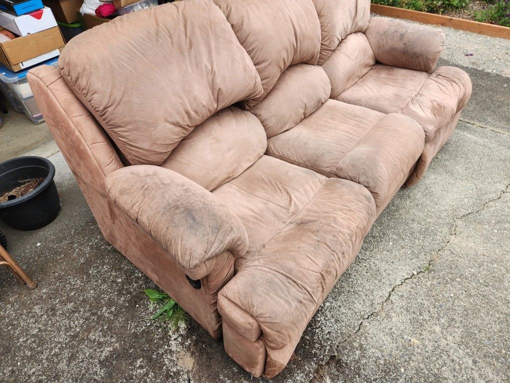 Couch With Built In Recliners