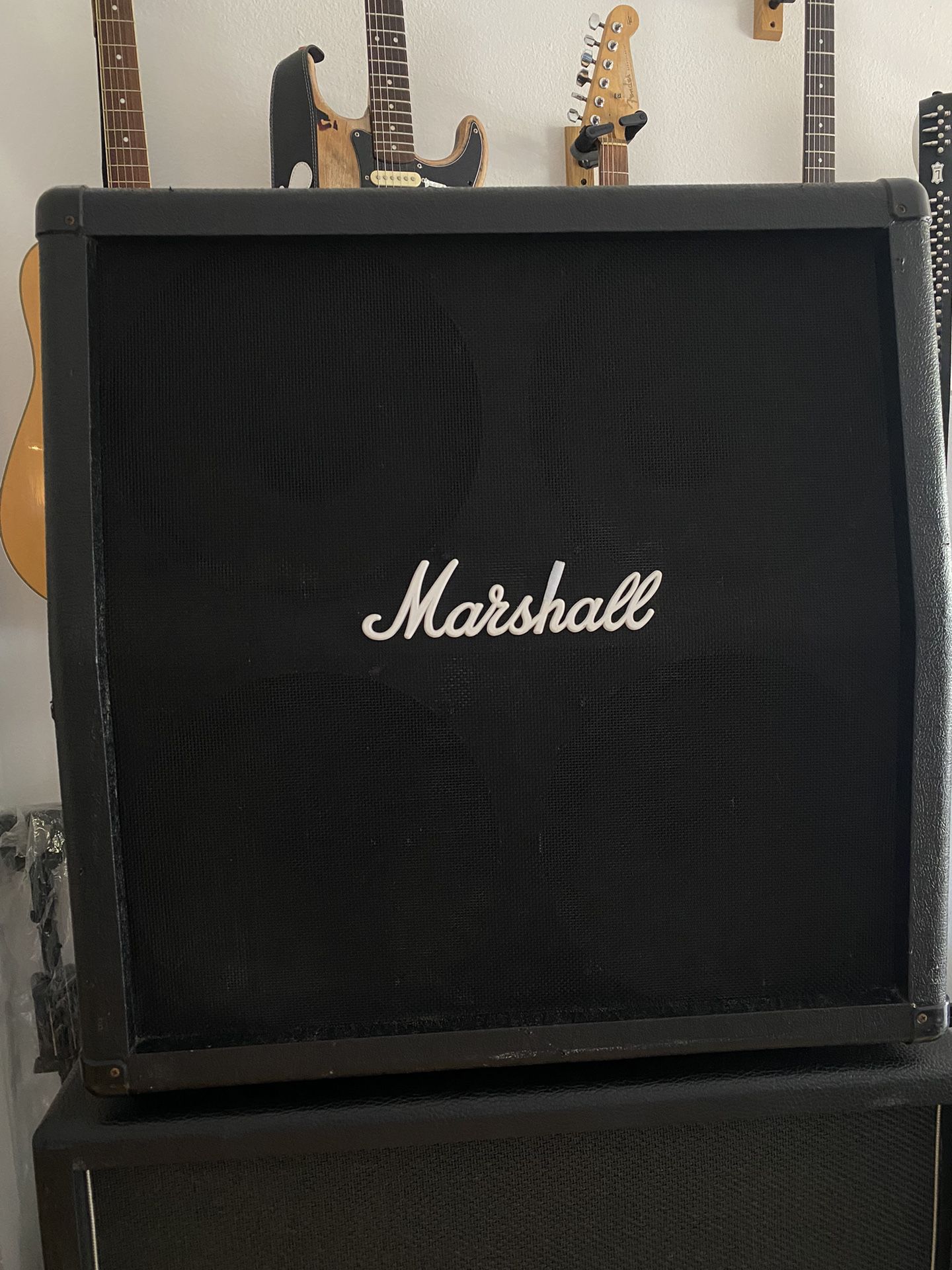 Marshall slant cabinet: MG Series!!! Local Pick Up Only!