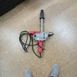 Milwaukee 1/2" Compact Hole-shooter