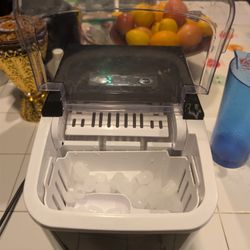 Countertop Ice Maker – Works Perfectly, Makes Ice Fast