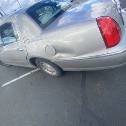 1999 Lincoln Town Car