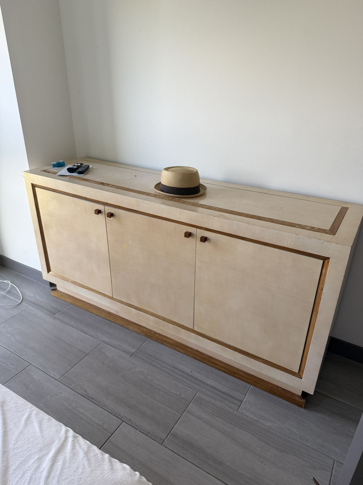 Media Credenza