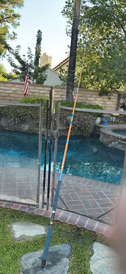 Durable fiberglass 8'6" fishing rod is a Kencor Tenlow Magnaglas model 610-86S.