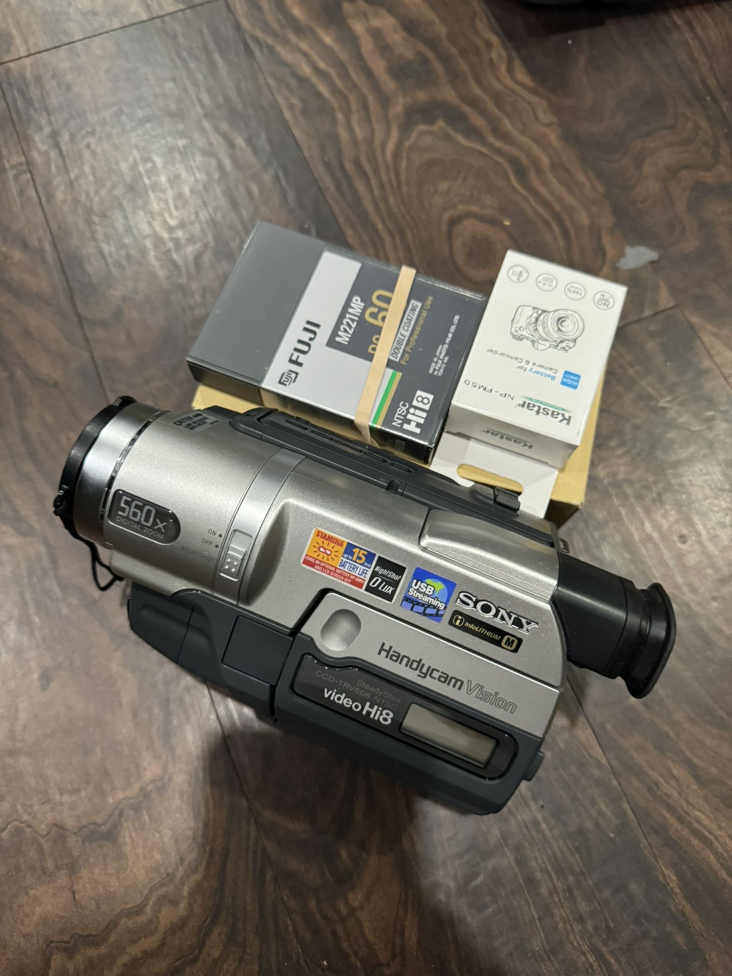 Sony Handycam Camcorder Hi8 Steady shot CCD-TRV608