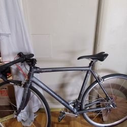 Cannondale R700 Carbon Rd Bike