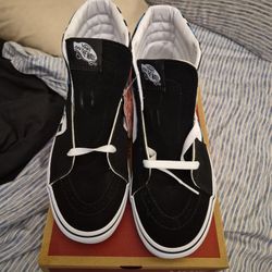 VANS SK8 HI....SIZE 7