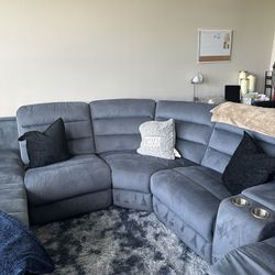 Large Recliner Sectional