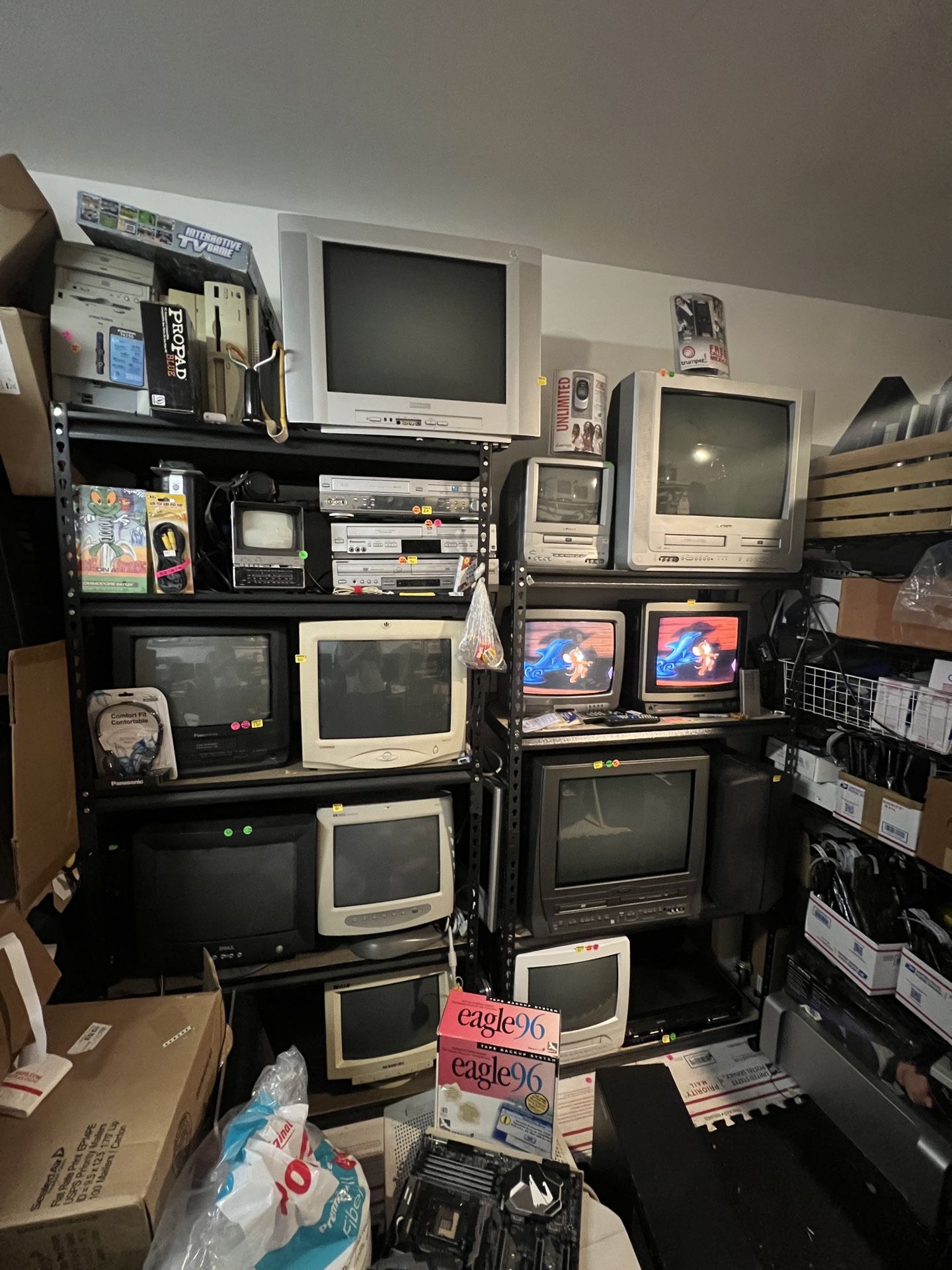 CRT MONITOR CRT TV RETRO TRINITRON PVM BVM JVC APPLE VINTAGE LAPTOP IBM VINTAGE TV