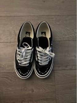 1:1 custom pearlized vans