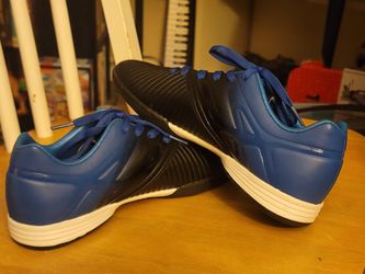 Youth Indoor Soccer Shoe/ Cleats Size 4.5