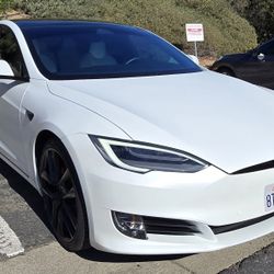 2020 Tesla S performance