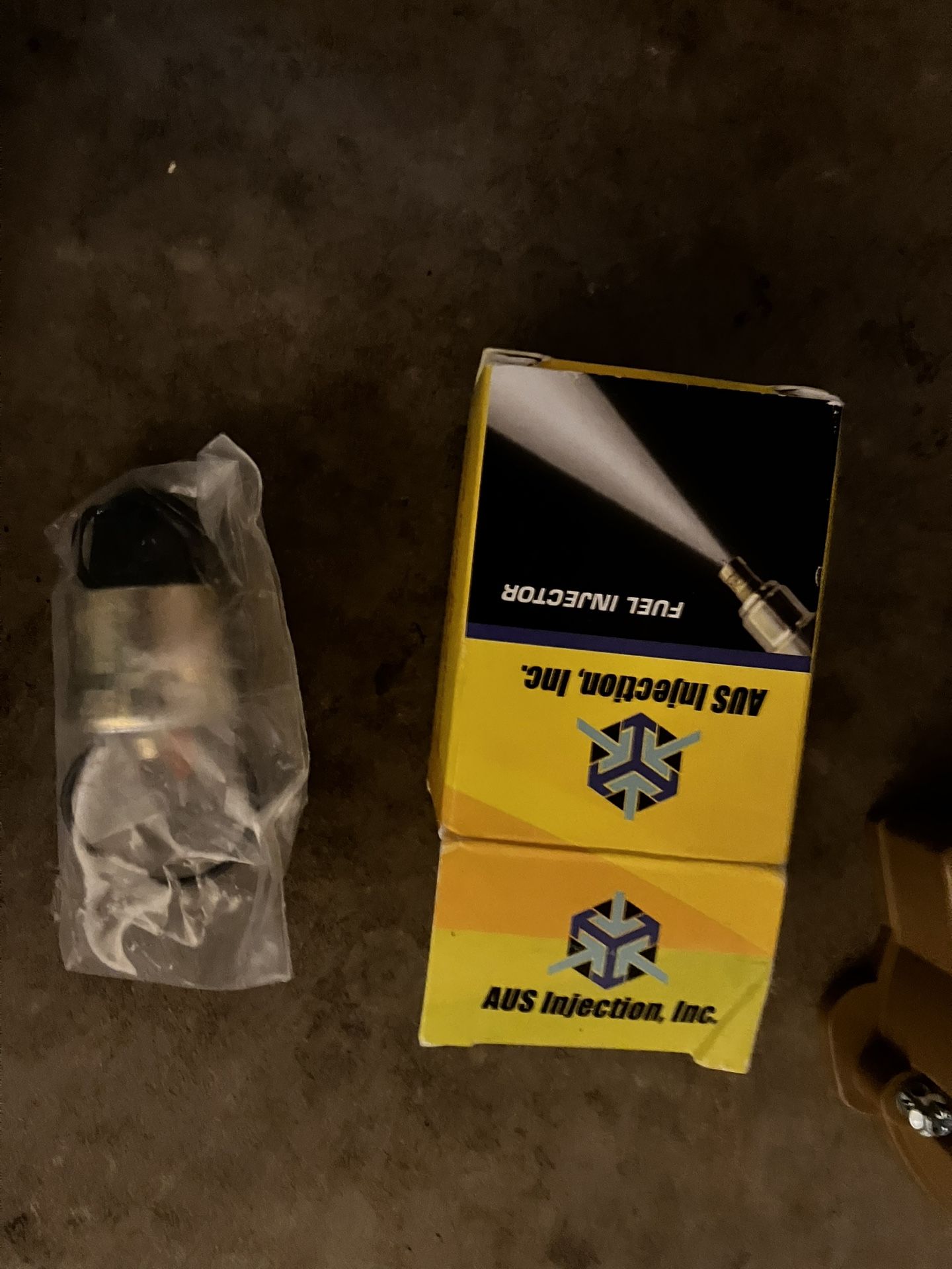 1988 firebird distributor cap and rotor fuel injector, gas tank straps  