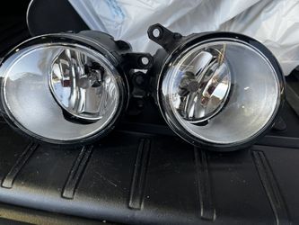 2016-present Tacoma Or Rav4 After Market Fog Lights. 