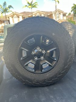Jeep Gladiator Mojave Takeoff Rims And Tires. 33inch.