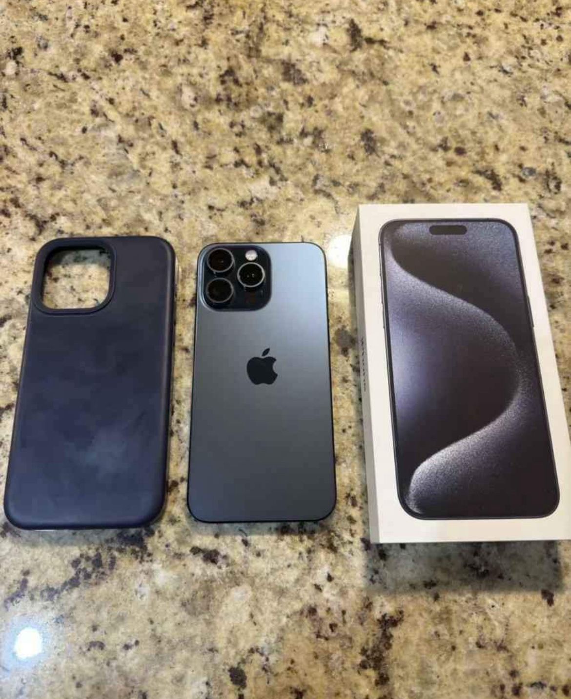 iPhone 15 Pro Max Unlocked
