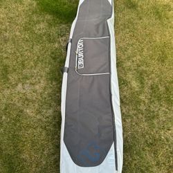 Burton snowboard wheelie bag (Nearly NEW)