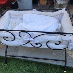 Rocking Bassett Cast Iron With Matress And Sheets