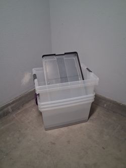 Set of 5 Clear Plastic Storage Bins (2 with Latching Lids)