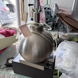 globe-shaped table lamp base