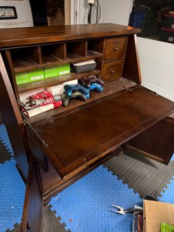 Quality furniture (brown and black)