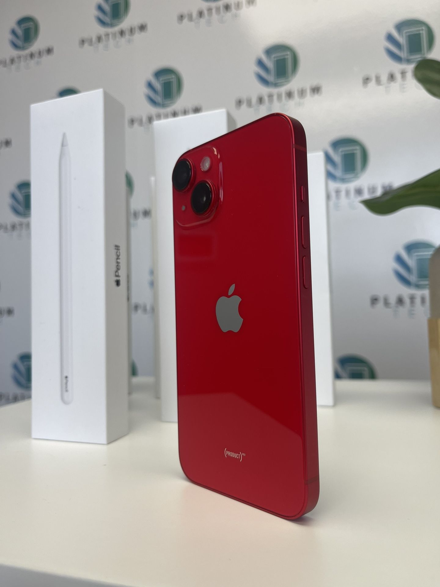 iPhone 14 Unlocked 128Gb Red Perfect Condition Wireless Headphones For Free !!!