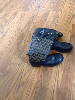 Michael Kors little girl boots size 2