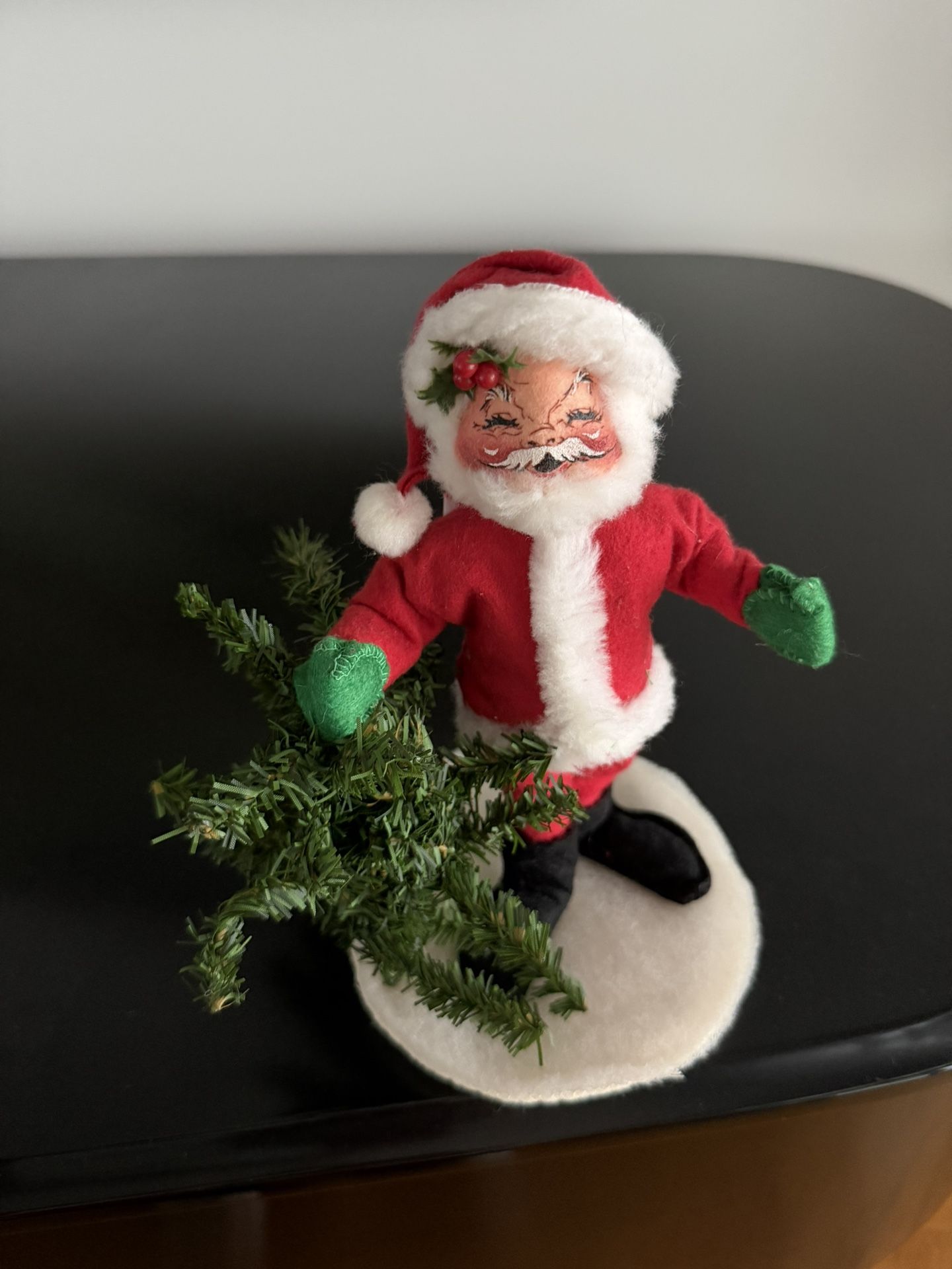 Vintage Annalee Santa Christmas tree figurine 1992 In good condition Approx 9”