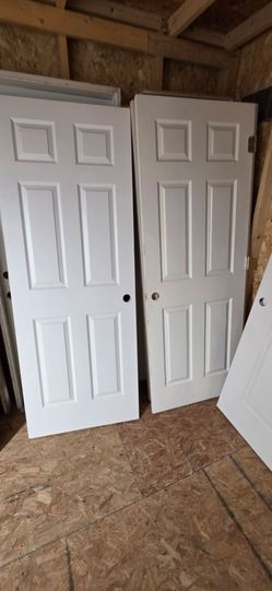 30x80 interior door like new! . 50$ each.