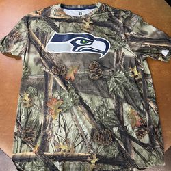 Men’s NFL Team Apparel Seattle Seahawks Logo Graphic Camo Pattern 2XL T-Shirt #379