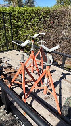 Pipe stand