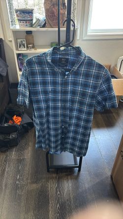 6 Dress Shirts & Flannels