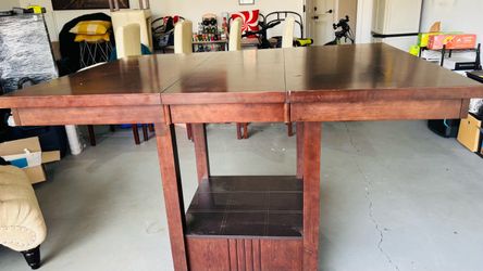 Dining Table with 6 chairs