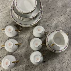 24 Pic. 4 serving plates, 4 soup plates, 3 salad plates, 7 tea cups