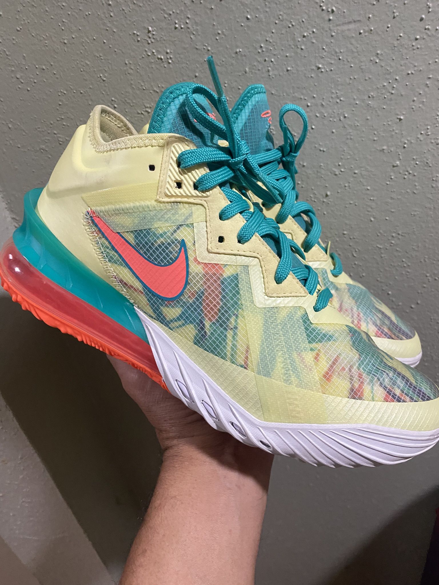 Nike LeBron 18 Low LeBronald Palmer Like new Size 9