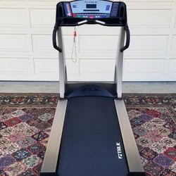 GYM LEVEL True Treadmill 