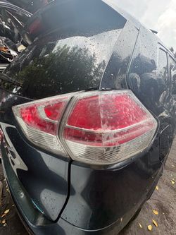 2008-2014 Nissan Rogue Tail Light Right Side