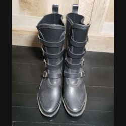 FREE Women's Rain Boots Size 9 (Need Repair)