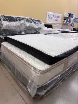 New Queen memory foam mattress