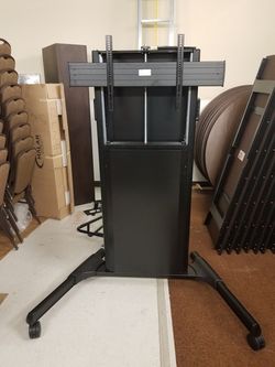 Chief X-large Fusion adjustable A/V cart