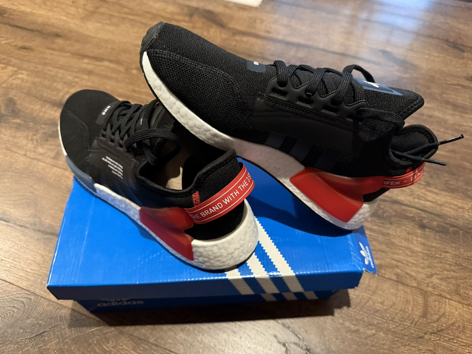 New! Adidas NMD R1