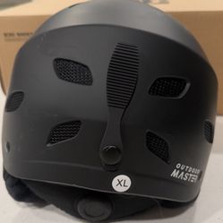 XL snowboarding helmet 