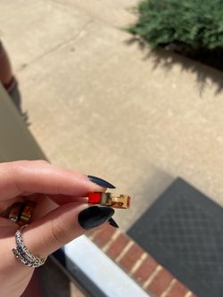 gold H ring