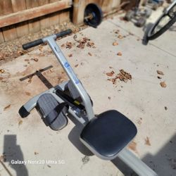 Row Excerise Machine Works Abs And Back