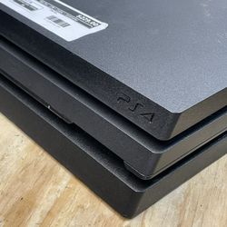 PS4 Pro - 1TB - With Controller