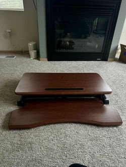 Like new Hydraulic Standing Desk Converter