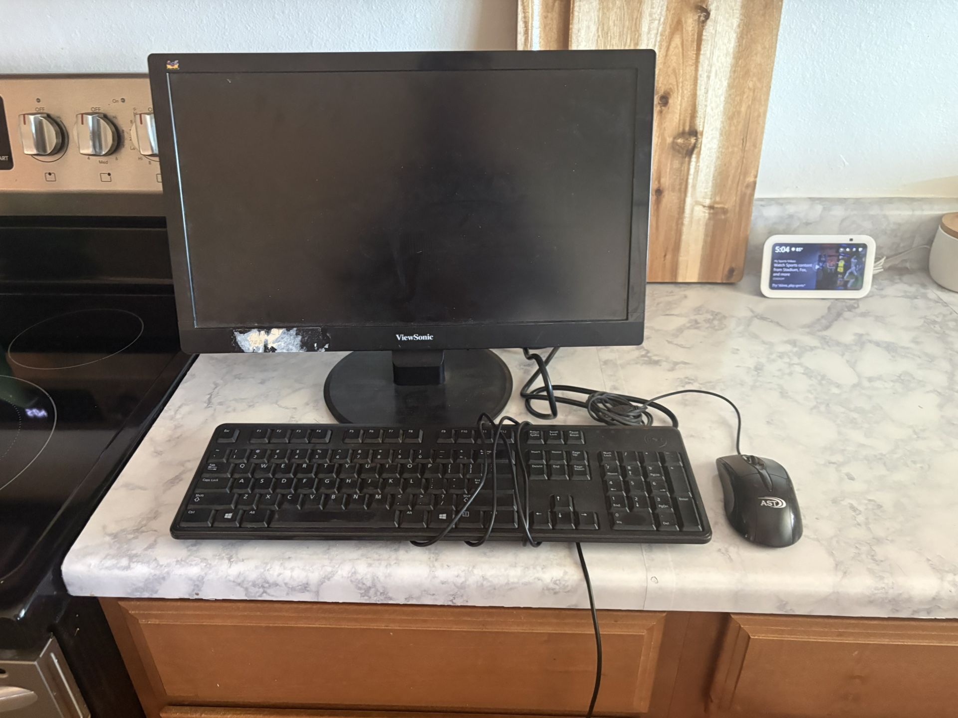 View Sonic VA2055Sa 20" 1080p LED Monitor w/ keyboard and mouse