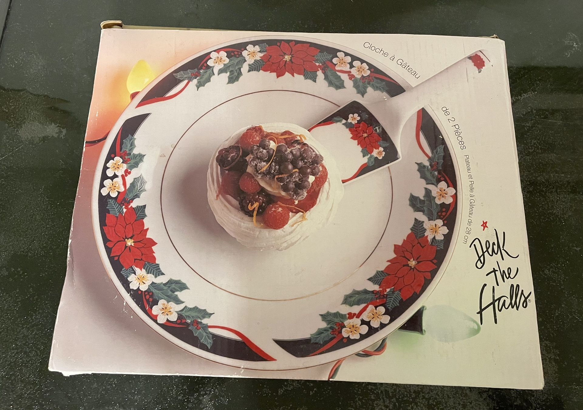 Tienshan Fine China Deck The Halls Cake Set